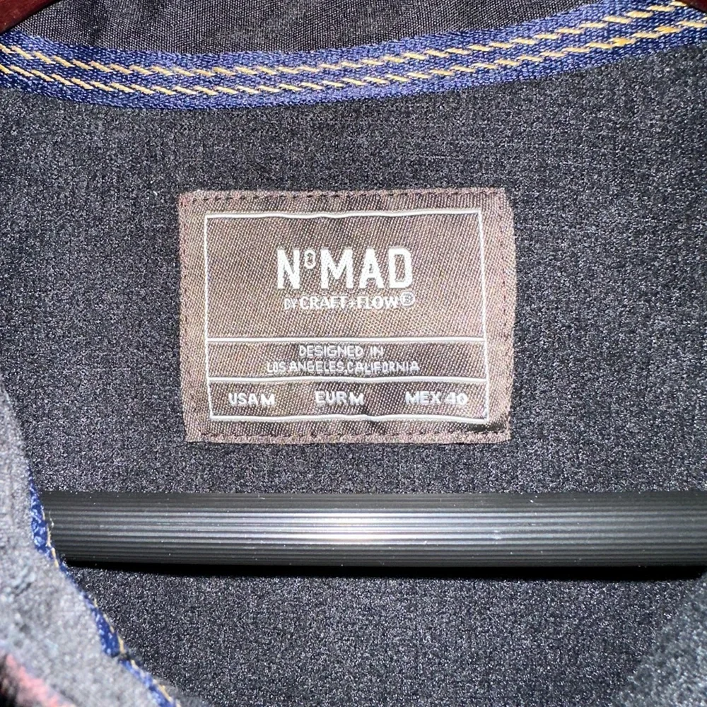 Nomad mens button